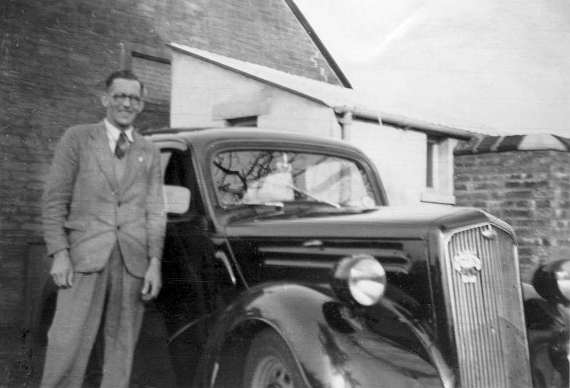 Dr Clegg and car 1950s.JPG - Bill Metcalfe with Doctor Cleggs Ford Populer car at Alms Houses. Long Preston early 1950s
